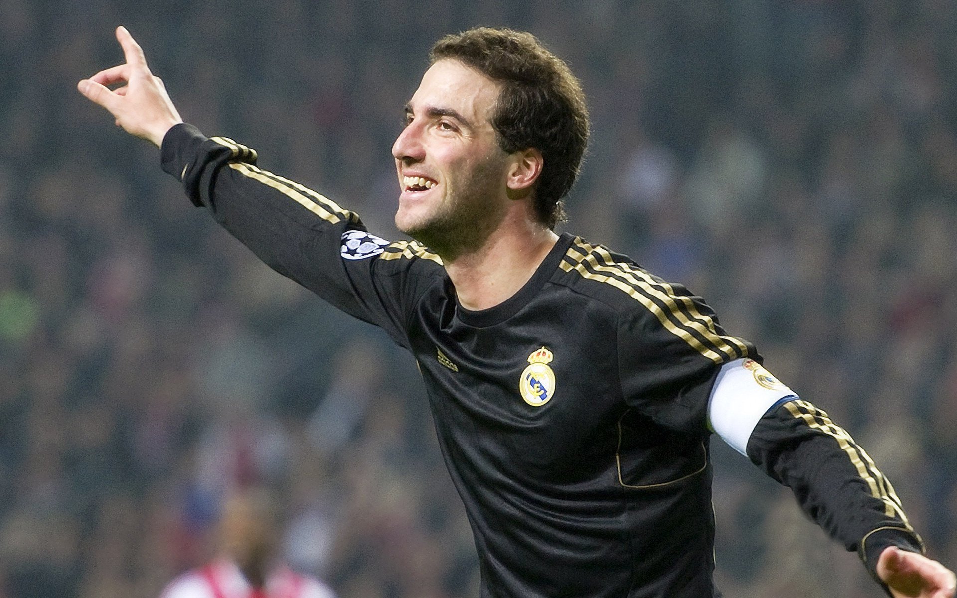 从快船险胜到英超争冠,机器人伦纳德的接管艺术,胜利逻辑如何跨界相通?