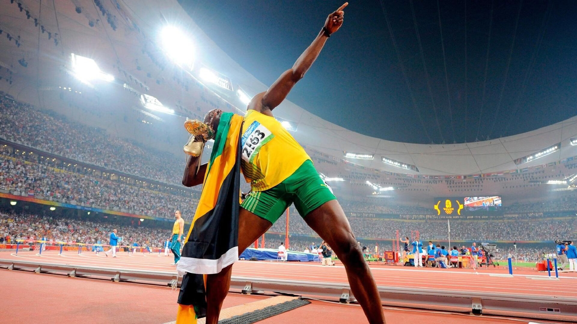 开云APP-时空错乱的绿茵狂想曲，当葡萄牙国家队加时绝杀国际米兰，奥斯梅恩如何成为那不勒斯的救世主？